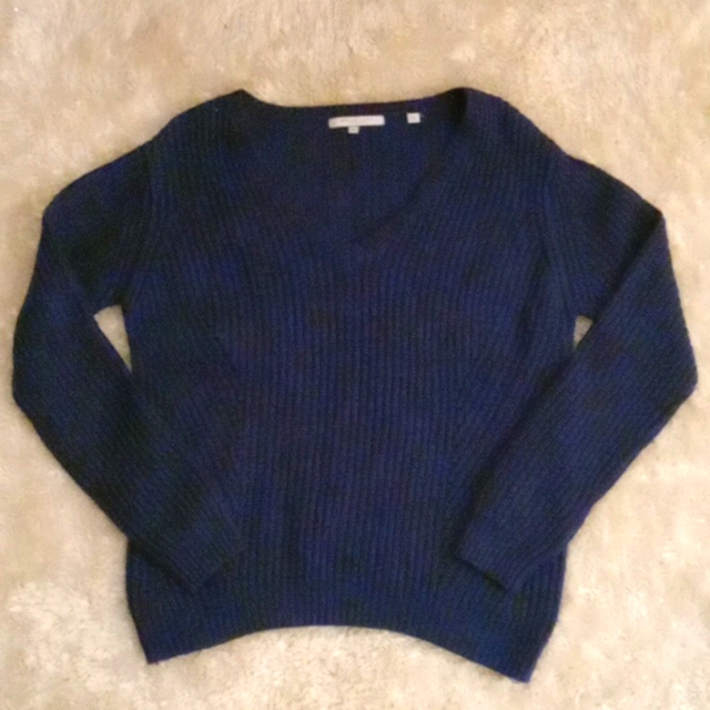 Women's V Neck Sweater, Size M